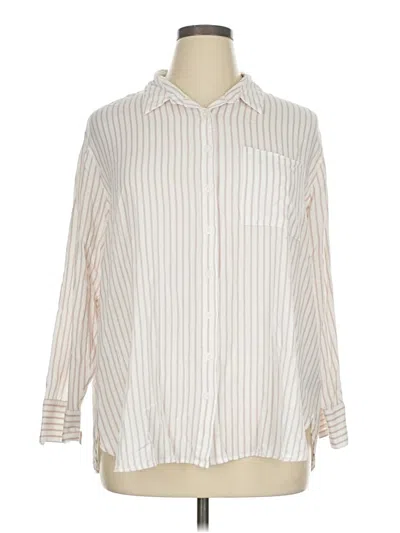 Pre-owned Torrid Long Sleeve Button Down Shirt In White