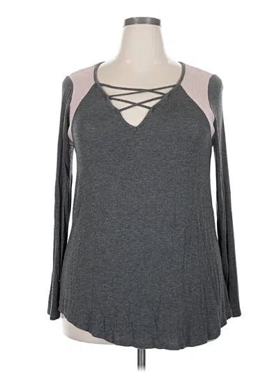 Pre-owned Torrid Long Sleeve T-shirt In Gray