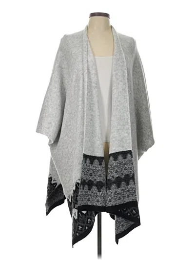 Pre-owned Torrid Poncho In Gray