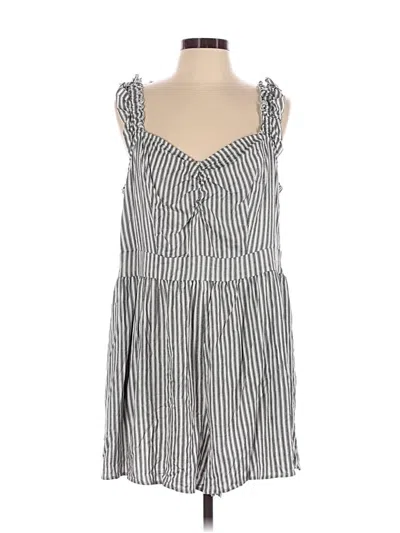 Pre-owned Torrid Romper In Gray