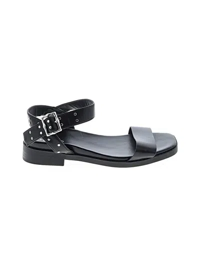 Pre-owned Torrid Sandals In Black