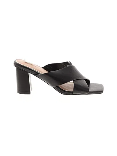 Pre-owned Torrid Sandals In Black