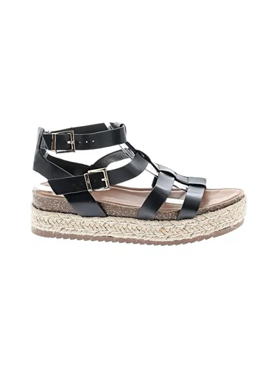 Pre-owned Torrid Sandals In Black