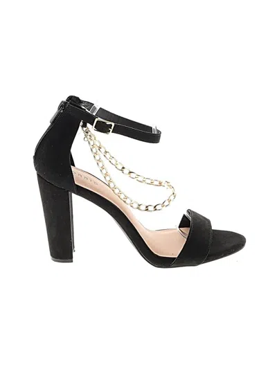Pre-owned Torrid Sandals In Black
