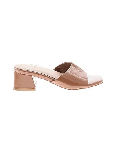 Pre-owned Torrid Sandals In Tan