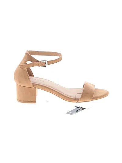 Pre-owned Torrid Sandals In Tan