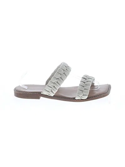 Pre-owned Torrid Sandals In White