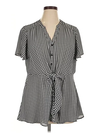 Pre-owned Torrid Short Sleeve Blouse In Black