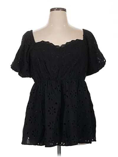 Pre-owned Torrid Short Sleeve Blouse In Black