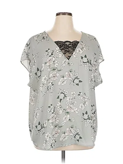 Pre-owned Torrid Short Sleeve Blouse In Gray