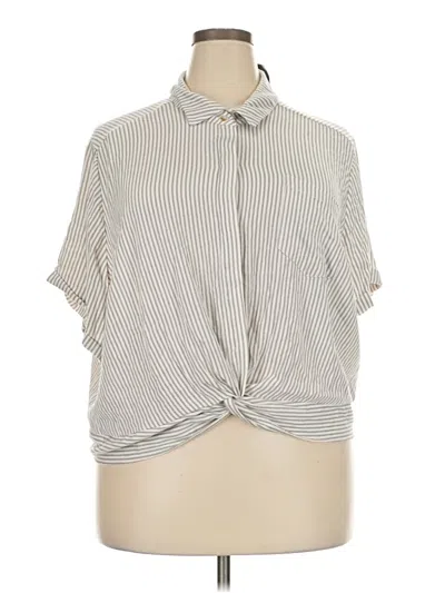 Pre-owned Torrid Short Sleeve Blouse In Gray