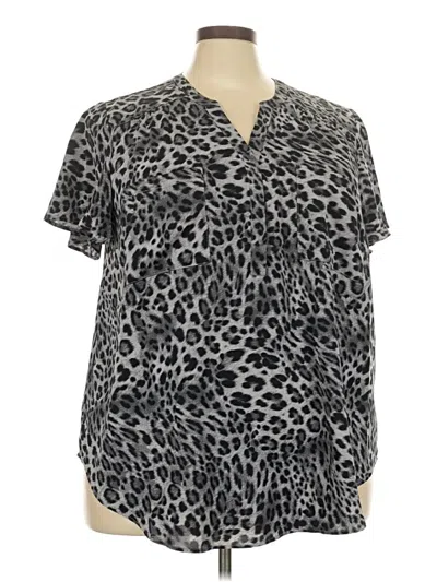 Pre-owned Torrid Short Sleeve Blouse In Gray