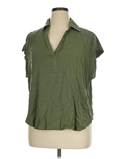 Pre-owned Torrid Short Sleeve Blouse In Green