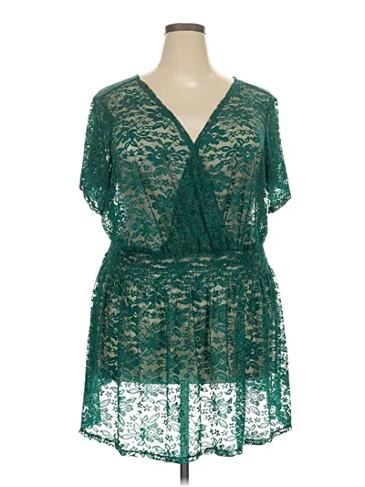Pre-owned Torrid Short Sleeve Blouse In Green
