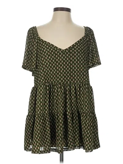 Pre-owned Torrid Short Sleeve Blouse In Green