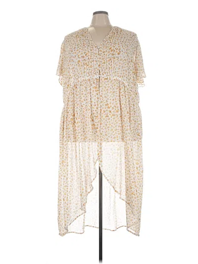 Pre-owned Torrid Short Sleeve Blouse In Ivory