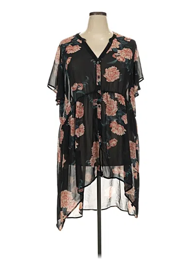Pre-owned Torrid Short Sleeve Button Down Shirt In Black