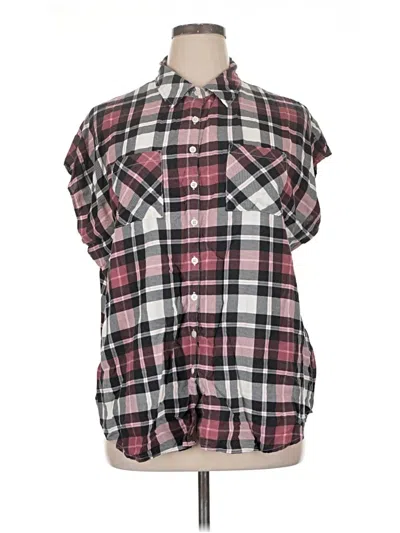 Pre-owned Torrid Short Sleeve Button Down Shirt In Burgundy