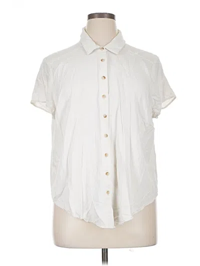 Pre-owned Torrid Short Sleeve Button Down Shirt In White