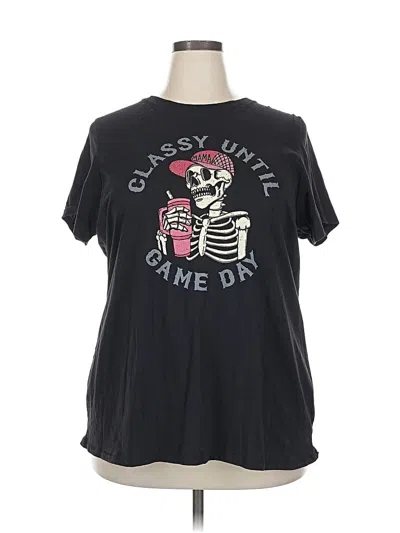 Pre-owned Torrid Short Sleeve T-shirt In Black