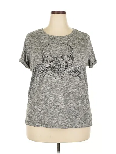 Pre-owned Torrid Short Sleeve T-shirt In Gray