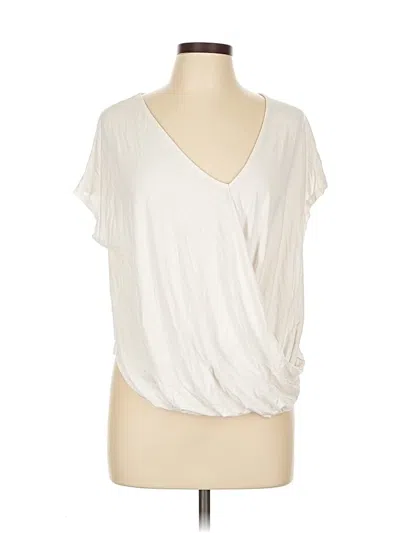 Pre-owned Torrid Short Sleeve T-shirt In White