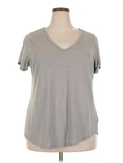 Pre-owned Torrid Short Sleeve Top Gray V-neck Tops