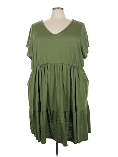 Pre-owned Torrid Short Sleeve Top Green V-neck Tops