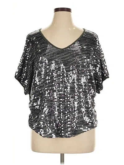 Pre-owned Torrid Short Sleeve Top Silver Metallic Pattern Cold Shoulder Neckline Tops