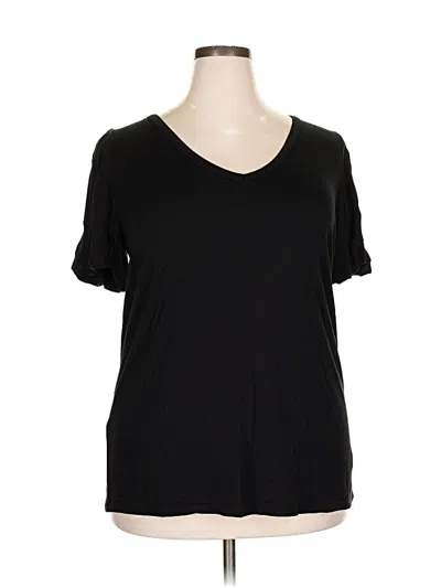 Pre-owned Torrid Short Sleeve T-shirt In Black