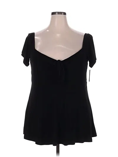 Pre-owned Torrid Short Sleeve T-shirt In Black