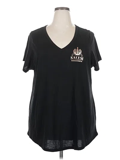 Pre-owned Torrid Short Sleeve T-shirt In Black