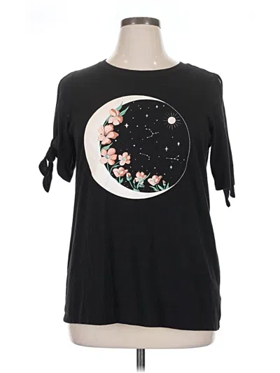 Pre-owned Torrid Short Sleeve T-shirt In Black