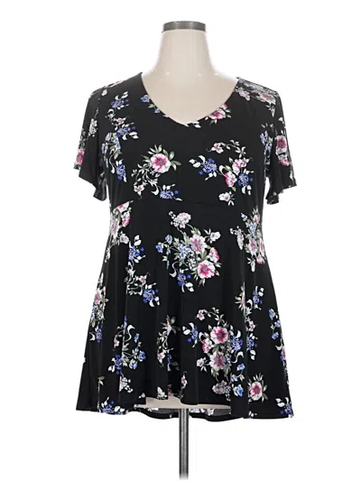 Pre-owned Torrid Short Sleeve T-shirt In Black