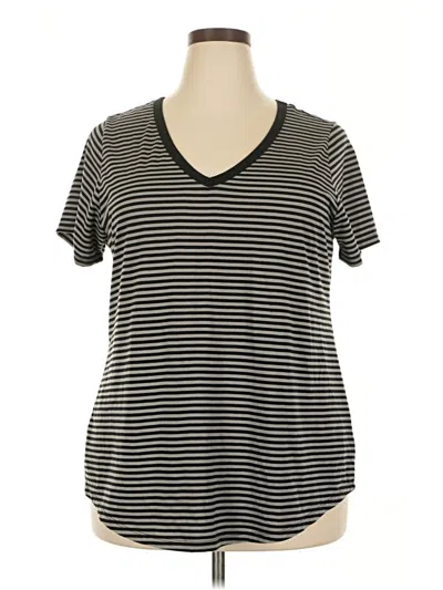 Pre-owned Torrid Short Sleeve T-shirt In Black