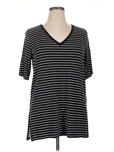 Pre-owned Torrid Short Sleeve T-shirt In Black