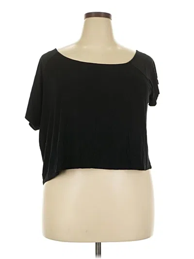 Pre-owned Torrid Short Sleeve T-shirt In Black