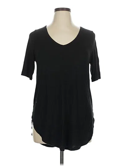 Pre-owned Torrid Short Sleeve T-shirt In Black