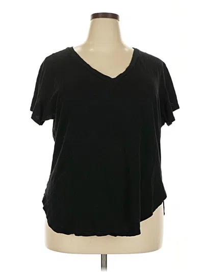 Pre-owned Torrid Short Sleeve T-shirt In Black