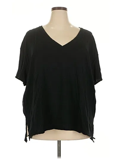 Pre-owned Torrid Short Sleeve T-shirt In Black