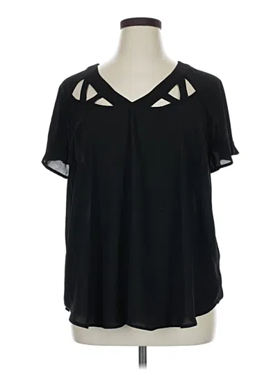 Pre-owned Torrid Short Sleeve T-shirt In Black