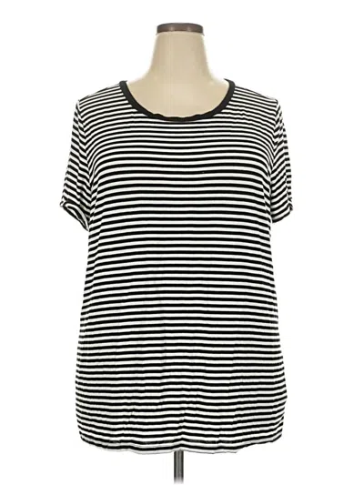 Pre-owned Torrid Short Sleeve T-shirt In Black
