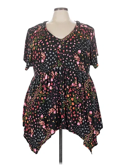 Pre-owned Torrid Short Sleeve T-shirt In Black