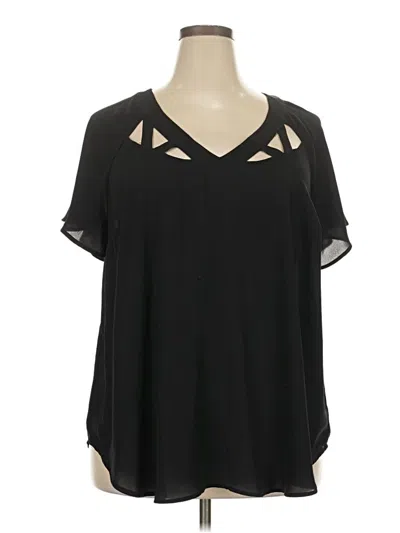 Pre-owned Torrid Short Sleeve T-shirt In Black
