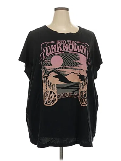 Pre-owned Torrid Short Sleeve T-shirt In Black