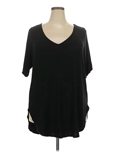 Pre-owned Torrid Short Sleeve T-shirt In Black