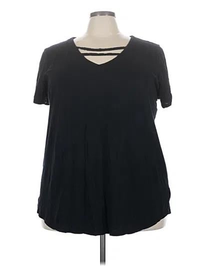 Pre-owned Torrid Short Sleeve T-shirt In Black
