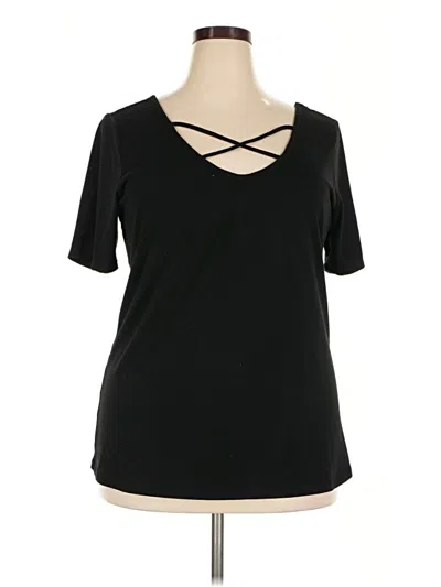 Pre-owned Torrid Short Sleeve T-shirt In Black