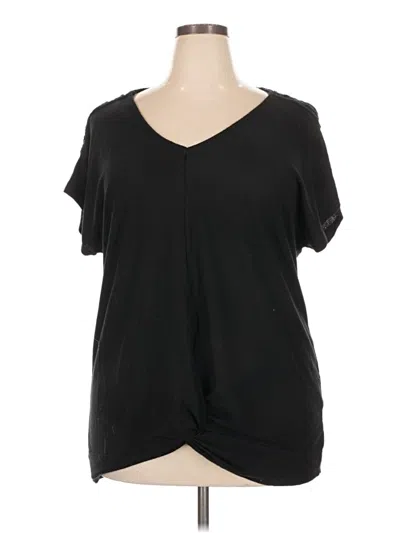 Pre-owned Torrid Short Sleeve T-shirt In Black
