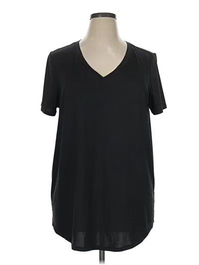 Pre-owned Torrid Short Sleeve T-shirt In Black